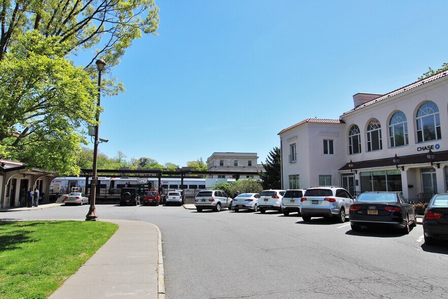 132 Parkway Rd, Bronxville, NY 10708 Office/Retail for Lease