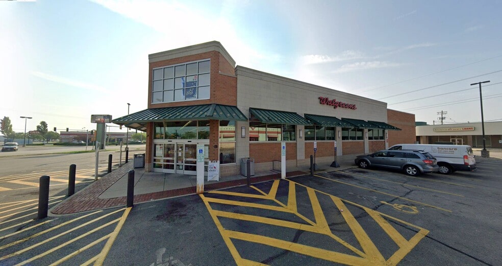 841 Bloomington Rd, Champaign, IL for lease - Building Photo - Image 3 of 9