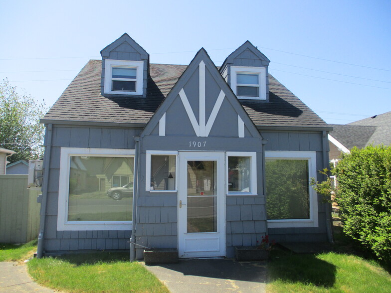 1907 Simpson Ave, Aberdeen, WA for sale - Primary Photo - Image 1 of 8