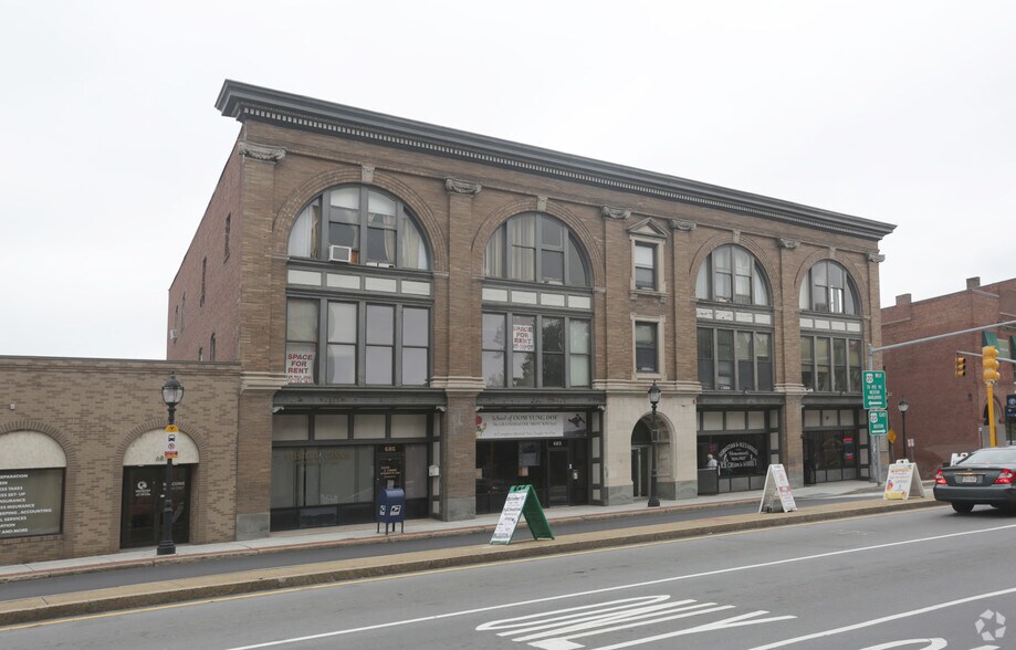 677685 Main St, Waltham, MA 02451 Retail for Lease