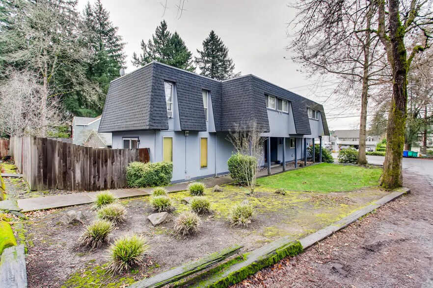 8102-8122 SW 31st Ave, Portland, OR for sale - Building Photo - Image 2 of 17