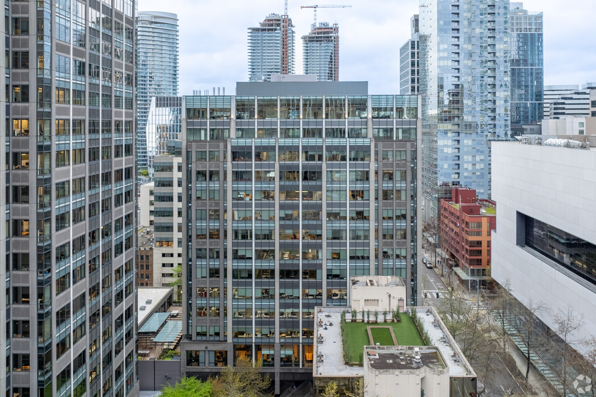 818 Stewart St, Seattle, WA for lease Building Photo- Image 1 of 7