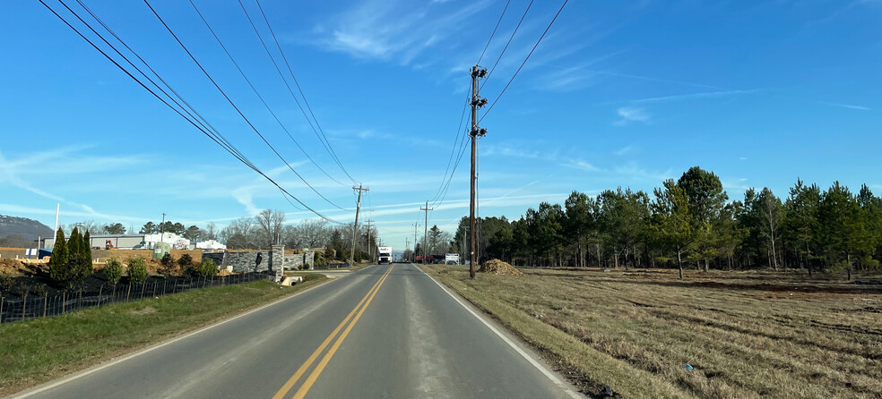 1494 Happy Valley Rd, Rossville, GA for sale - Building Photo - Image 3 of 6