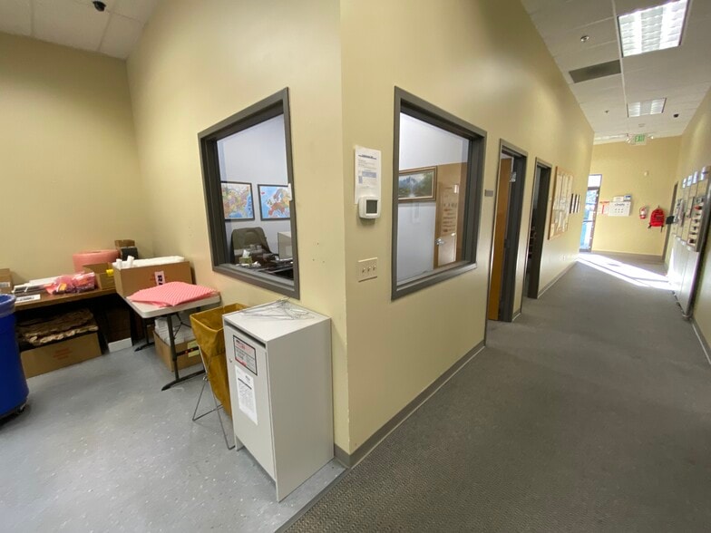 18023 Highway 99, Lynnwood, WA for lease - Building Photo - Image 3 of 14