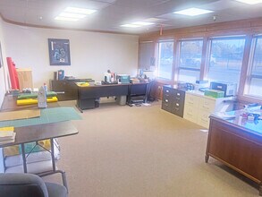 11 W 9th St, Santa Rosa, CA for lease Interior Photo- Image 2 of 32