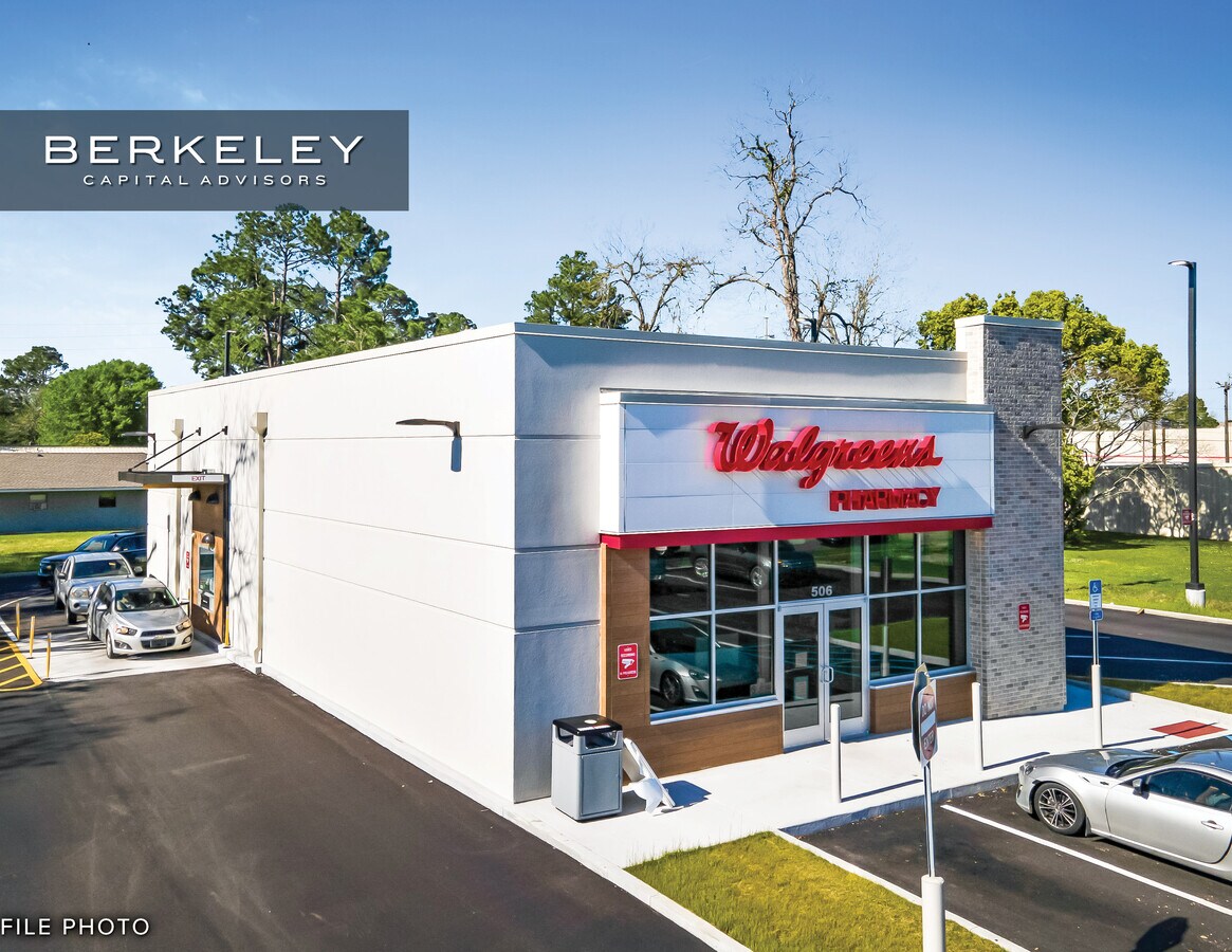 623 State, Yadkinville, NC 27055