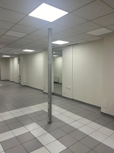 Office in Paris for sale - Building Photo - Image 2 of 6