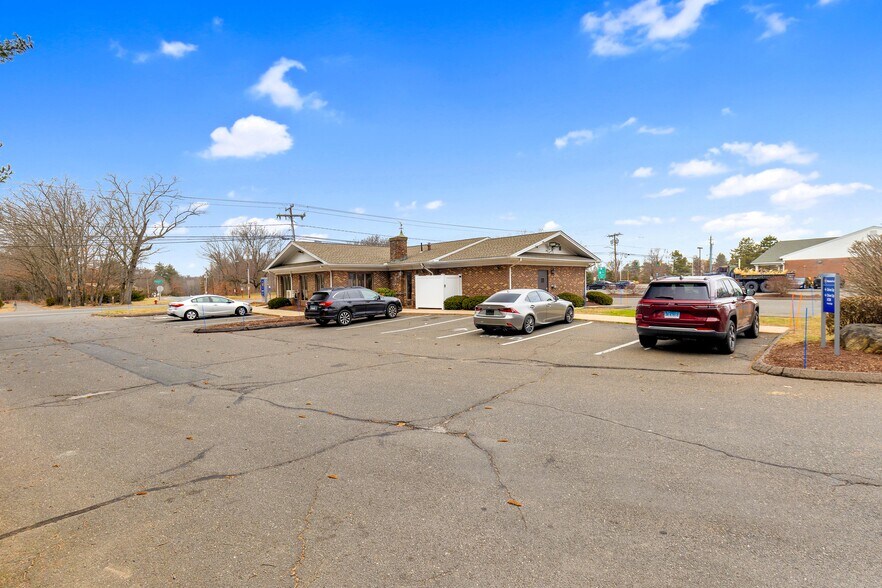 2100 Poquonock Ave, Windsor, CT 06095 ster Bank