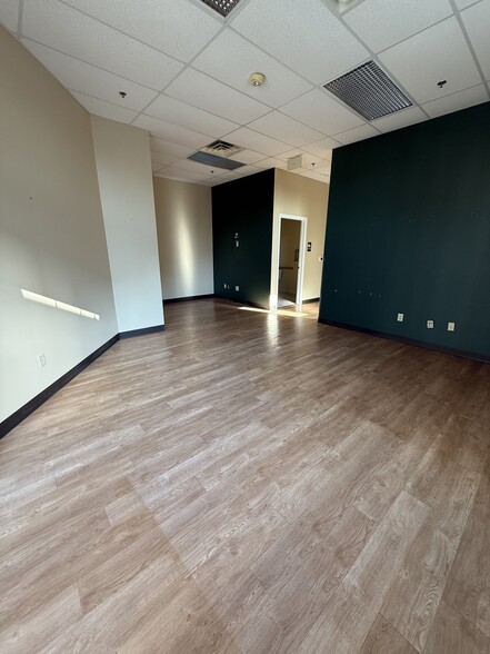 351 E Main St, Sun Prairie, WI for lease - Building Photo - Image 3 of 26