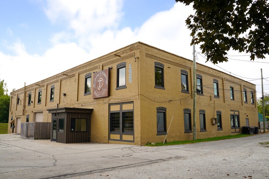 1825 W Main St, Fort Wayne, IN for lease - Building Photo - Image 1 of 8