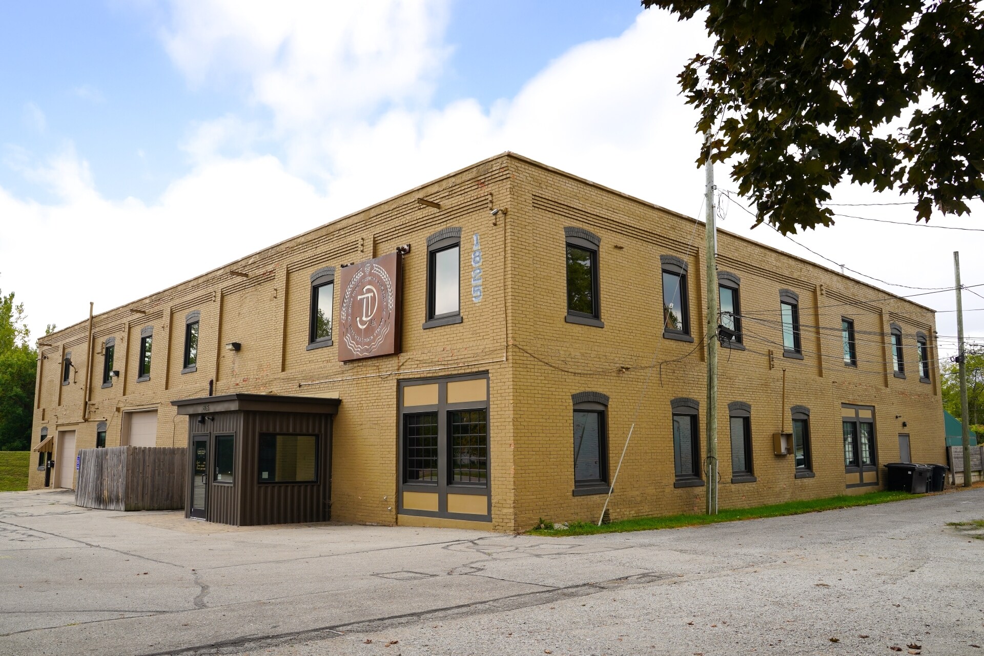1825 W Main St, Fort Wayne, IN for lease Building Photo- Image 1 of 9