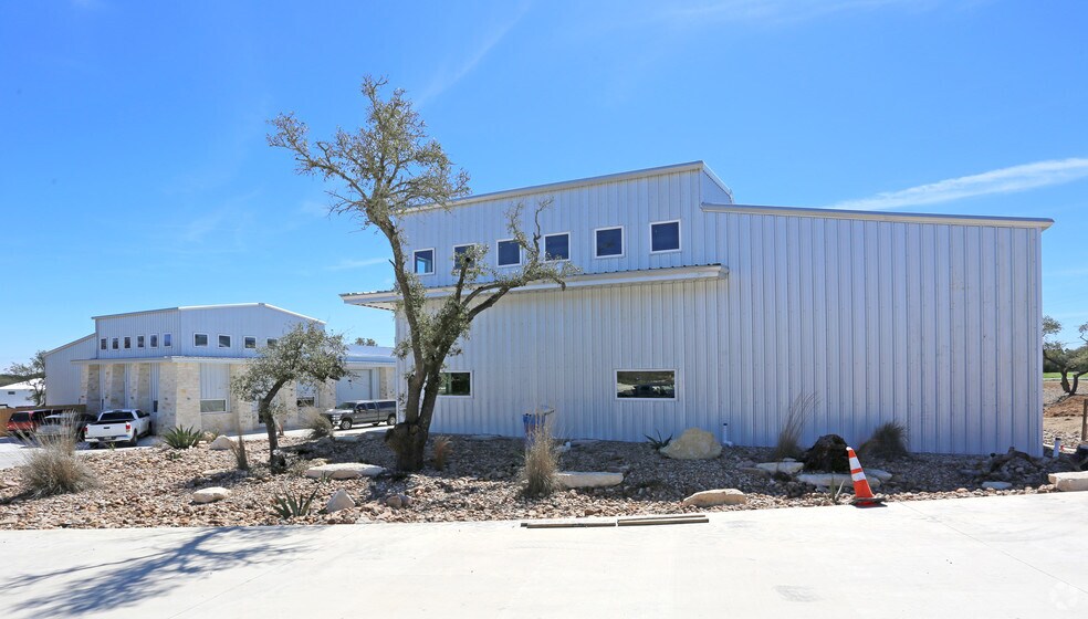 4955 Bell Springs Rd, Dripping Springs, TX for sale - Building Photo - Image 2 of 16