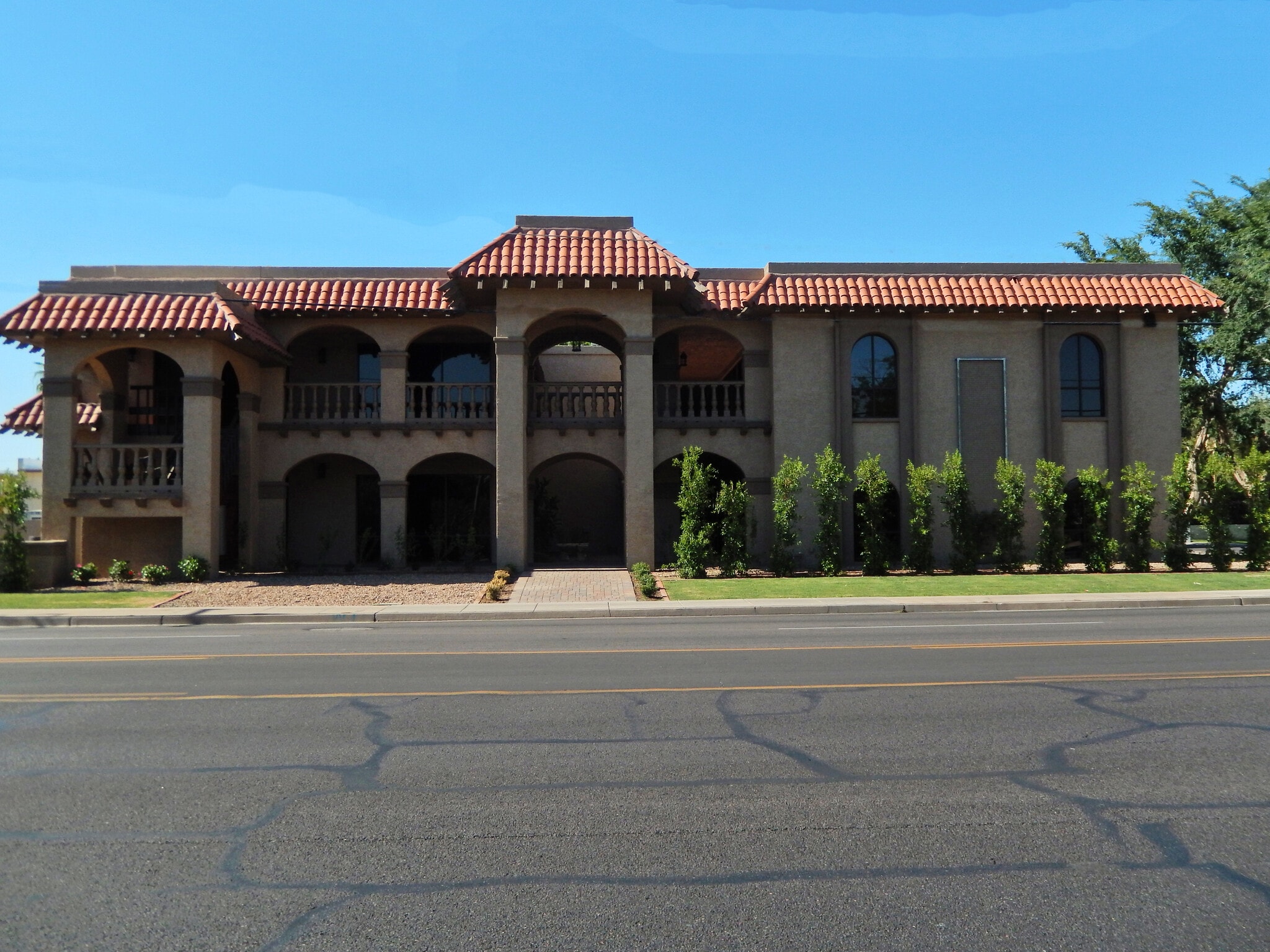 1480 E Bethany Home Rd, Phoenix, AZ for lease Building Photo- Image 1 of 11