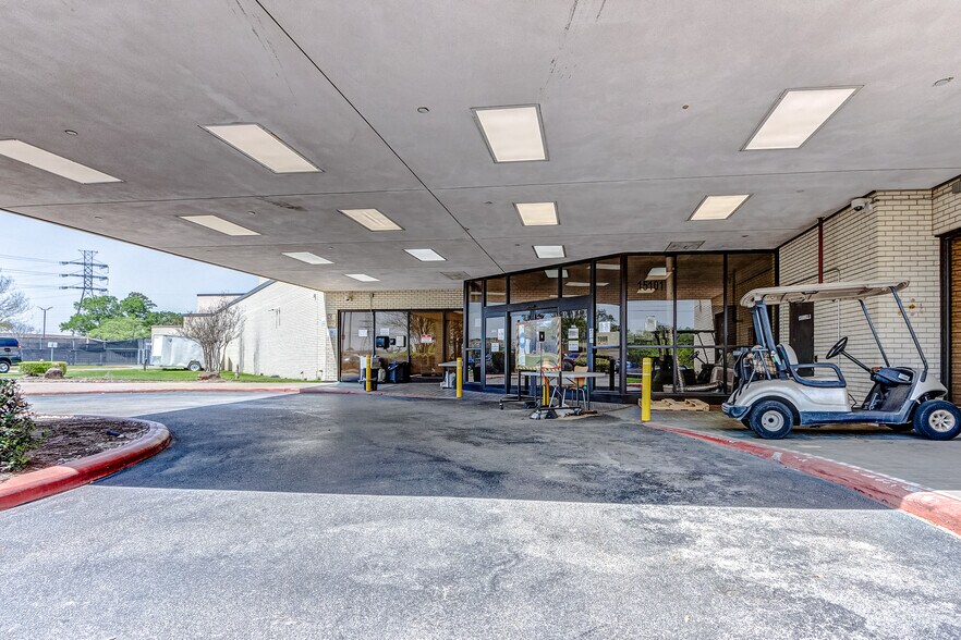 15101 Interstate 10 E, Channelview, TX for lease - Building Photo - Image 2 of 10