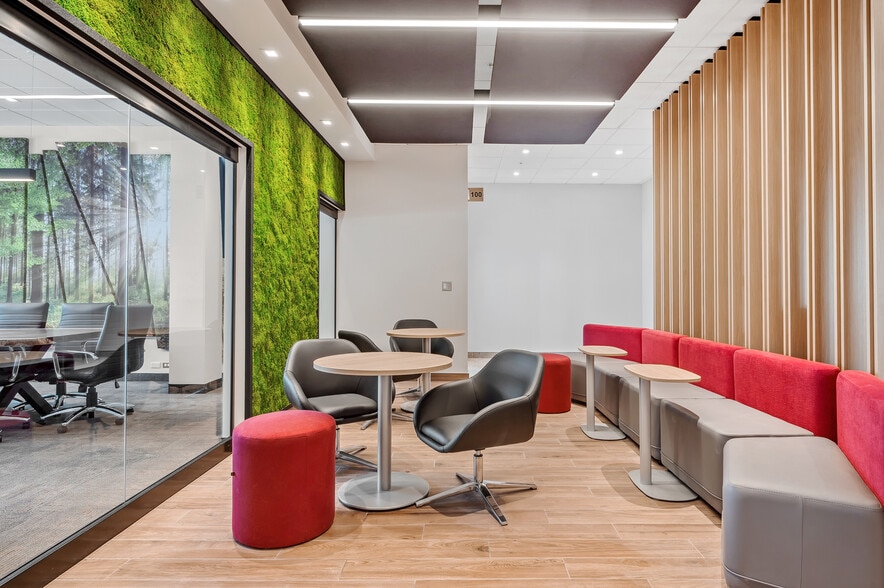 1280 Rue Du Blizzard, Québec, QC for lease - Interior Photo - Image 3 of 5