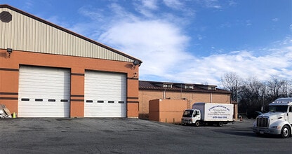 1030 Blue Barn Rd, Allentown, PA for lease Building Photo- Image 2 of 4