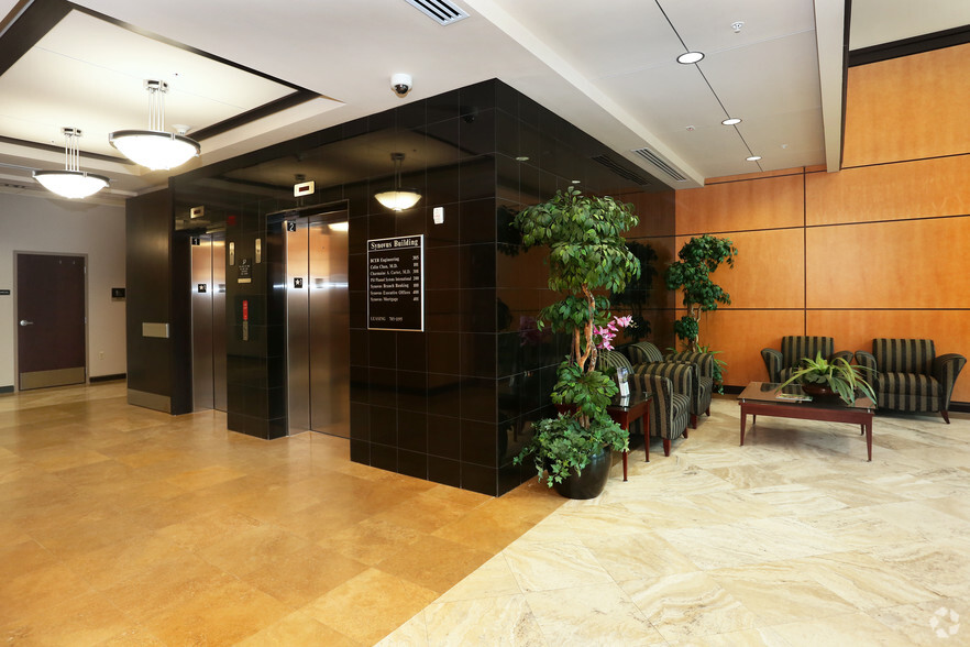 12450 Roosevelt Blvd, Saint Petersburg, FL for lease - Lobby - Image 2 of 14