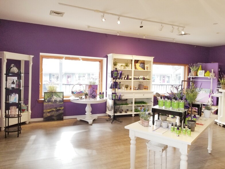 9341 Spring Rd, Fish Creek, WI for sale - Interior Photo - Image 1 of 1