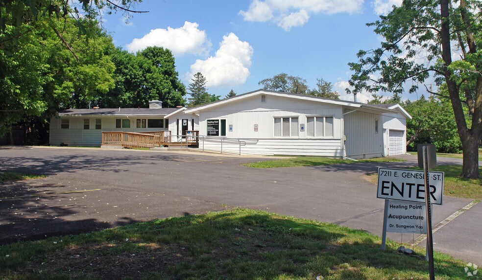 7211 E Genesee St, Fayetteville, NY for sale - Primary Photo - Image 1 of 1