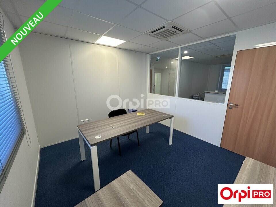 Office in Valence for lease Interior Photo- Image 1 of 11