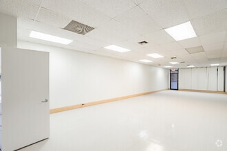 6043 Kimberly Blvd, Fort Lauderdale, FL for lease Interior Photo- Image 2 of 4