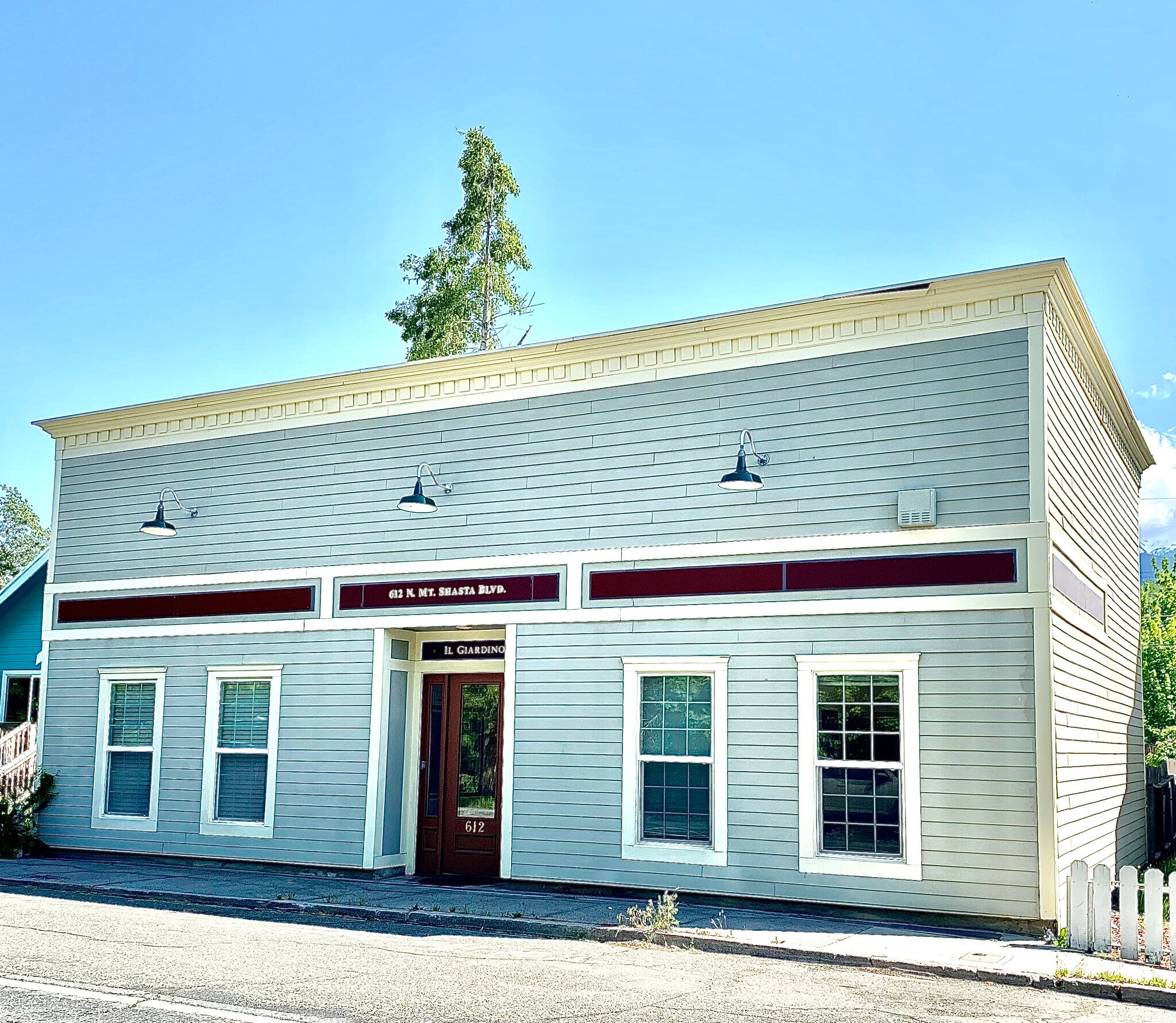 612 N MOUNT SHASTA BLVD  
