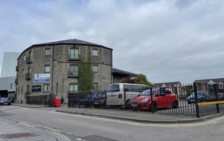 Kingsway, Newport for lease - Building Photo - Image 1 of 2