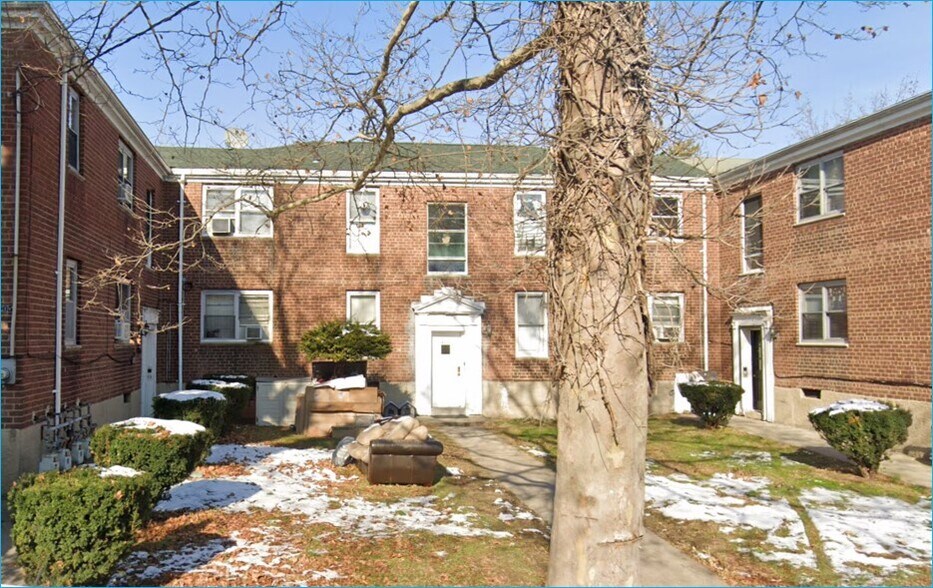 16007 76th Ave, Flushing, NY for sale - Primary Photo - Image 1 of 1