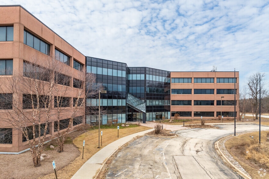 777 Big Timber Rd, Elgin, IL for sale - Primary Photo - Image 1 of 1