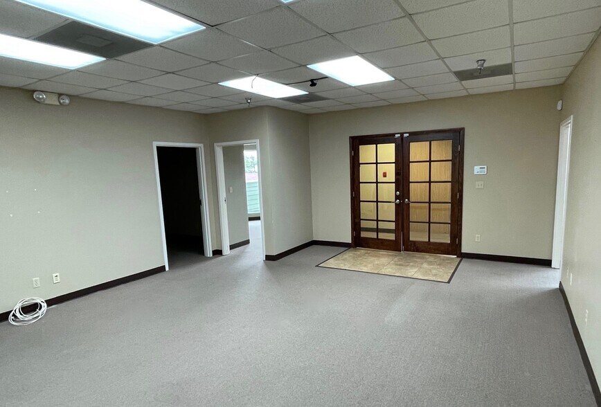 348 Miracle Strip Pky SW, Fort Walton Beach, FL for lease - Interior Photo - Image 2 of 3