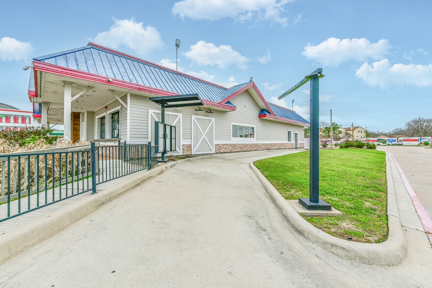 20455 Katy Fwy, Katy, TX for sale - Building Photo - Image 2 of 27