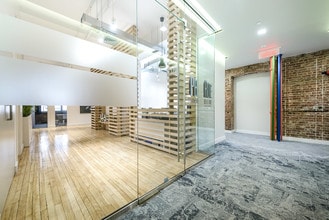 482-488 Rue Sainte-Catherine O, Montréal, QC for sale Interior Photo- Image 2 of 3