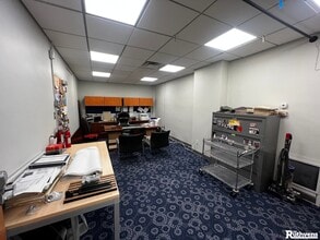 20 Lake Wire Dr, Lakeland, FL for lease Interior Photo- Image 2 of 5