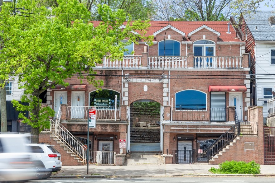 222-224 Bay St, Staten Island, NY for sale - Primary Photo - Image 1 of 1