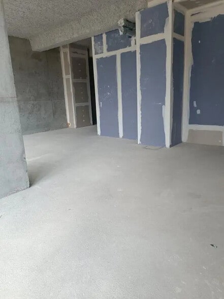 4 Rue Germaine Tillion, Saint-Genis-Pouilly for sale - Interior Photo - Image 3 of 5