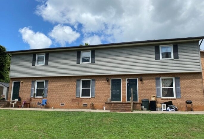 408 17th Ave, Hickory, NC for sale Primary Photo- Image 1 of 1