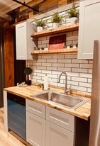 160 S Poplar St, Elizabethtown PA - Automotive Property