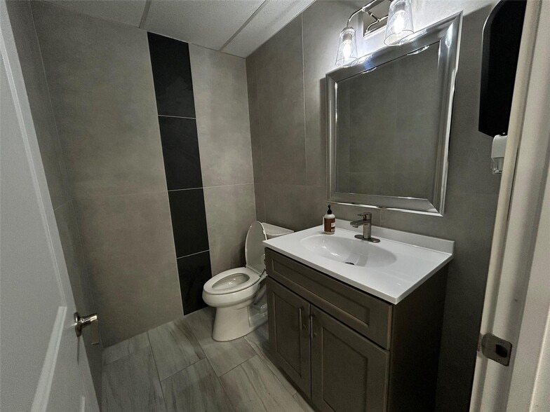 159 S Graham St, Stephenville, TX for lease - Building Photo - Image 2 of 9