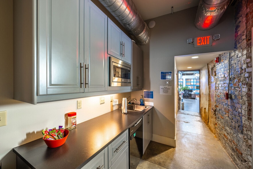 632 Russell St, Covington, KY for lease - Interior Photo - Image 3 of 12