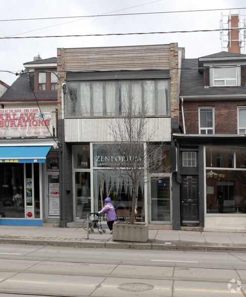 998 Queen St E, Toronto, ON for lease - Primary Photo - Image 1 of 2