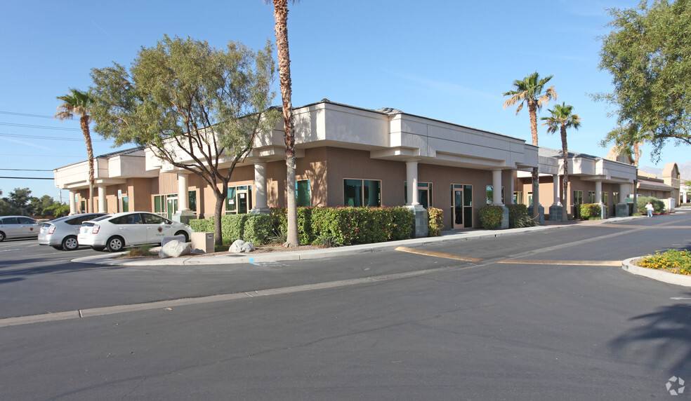 4528-4538 W Craig Rd, North Las Vegas, NV for lease - Primary Photo - Image 2 of 2