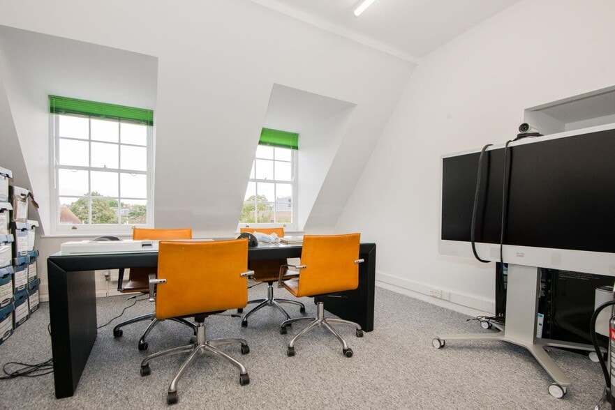 28-32 Holbrooke Pl, Richmond for lease - Interior Photo - Image 3 of 7