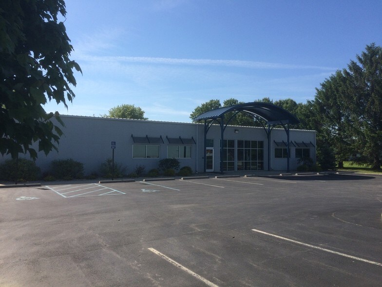 785 S Marr Rd, Columbus, IN for sale - Primary Photo - Image 1 of 1