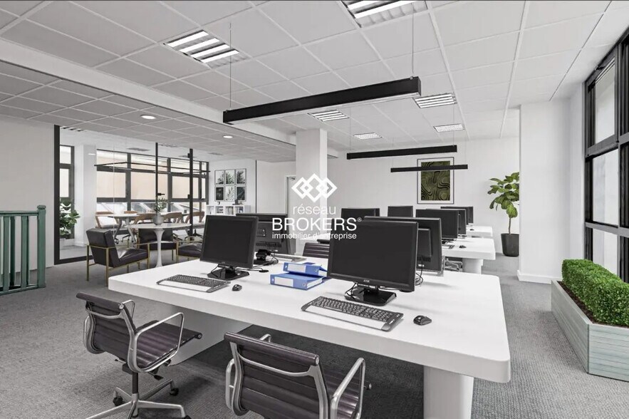 Office in Levallois-Perret for lease - Interior Photo - Image 1 of 3