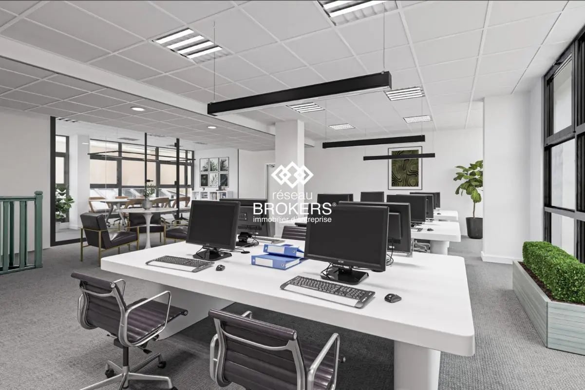 Office in Levallois-Perret for lease Interior Photo- Image 1 of 4