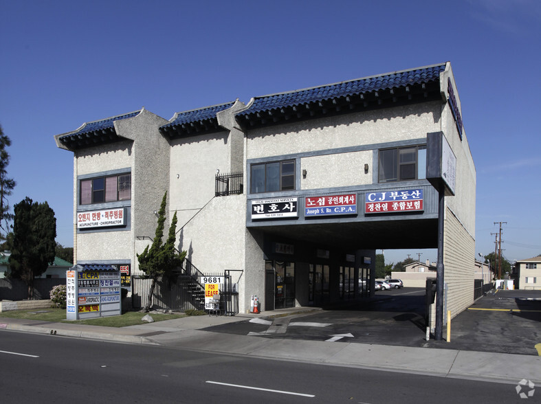 9681 Garden Grove Blvd, Garden Grove, CA for lease - Building Photo - Image 1 of 3