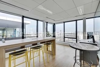 4 Place Du 8 Mai 1945, Levallois-Perret for lease Interior Photo- Image 2 of 7