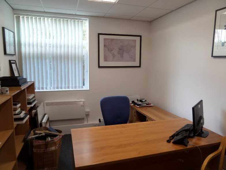 Cheapside, Bridgend for lease - Building Photo - Image 3 of 9