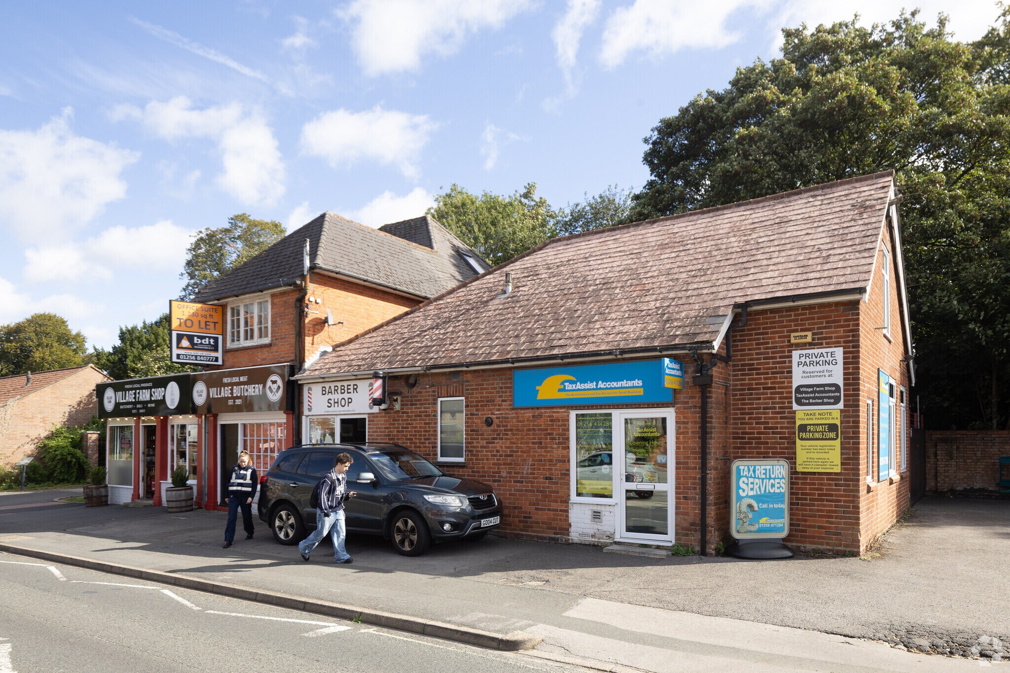 44A-44B Hackwood Rd, Basingstoke for sale Primary Photo- Image 1 of 1