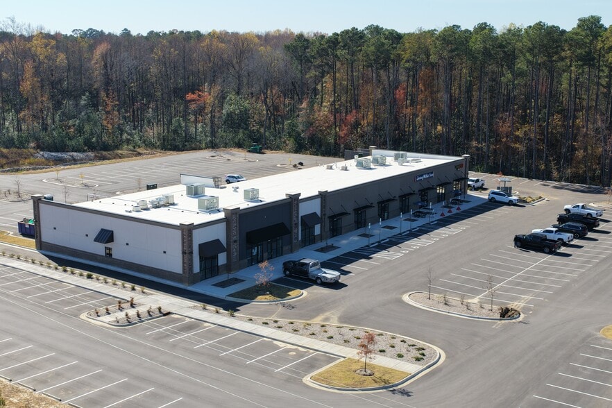 5533 Corporation Drive, Hope Mills, NC for lease - Building Photo - Image 1 of 14